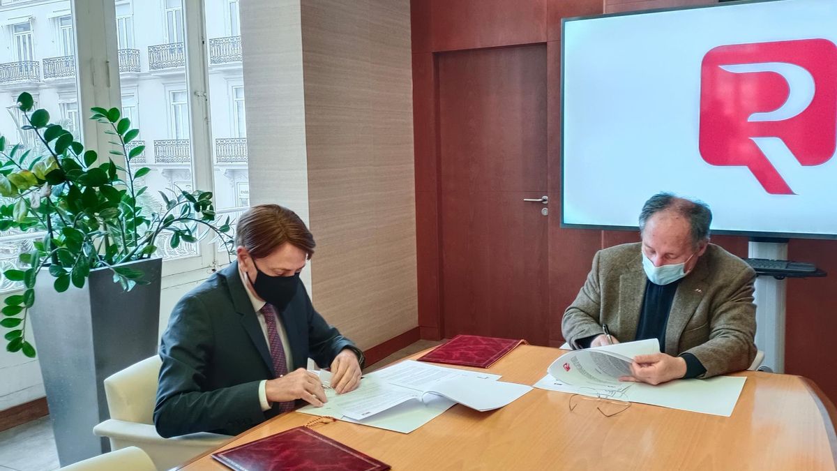 Signatura del conveni.