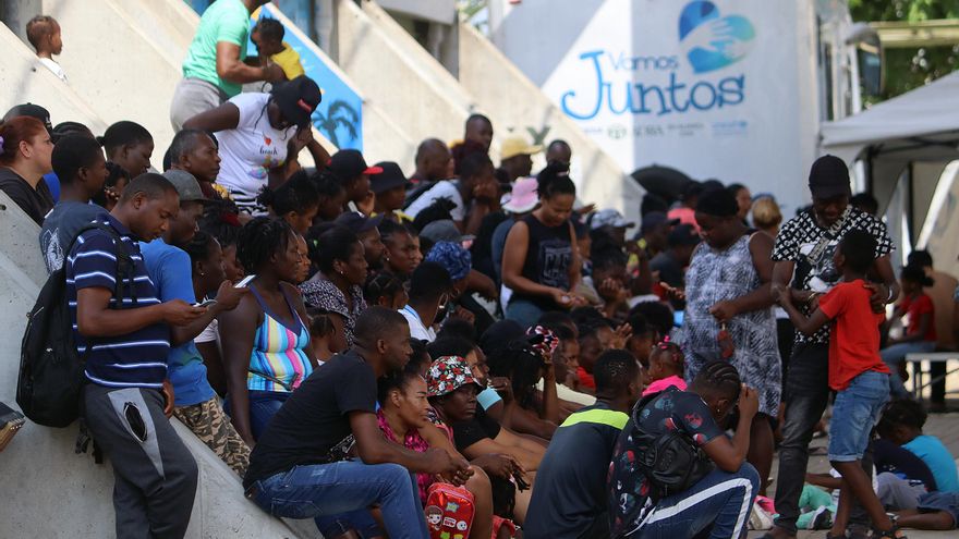 Niños migrantes en frontera sur de México encuentran alivio en ayuda de ONG