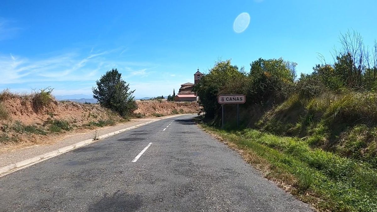 Carretera LR-327 en Cañas