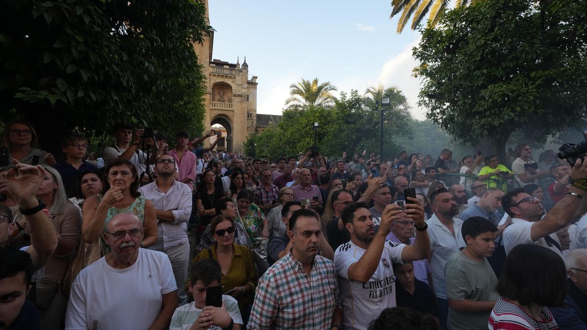Traslado del Cristo de Remedio de Ánimas después del Magno Vía Crucis