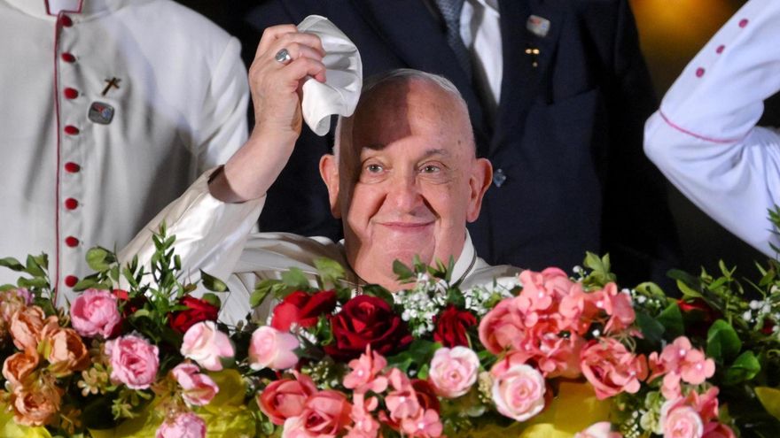 El Papa llegó a Timor Oriental y llamó a la "responsabilidad" para prevenir abusos a menores