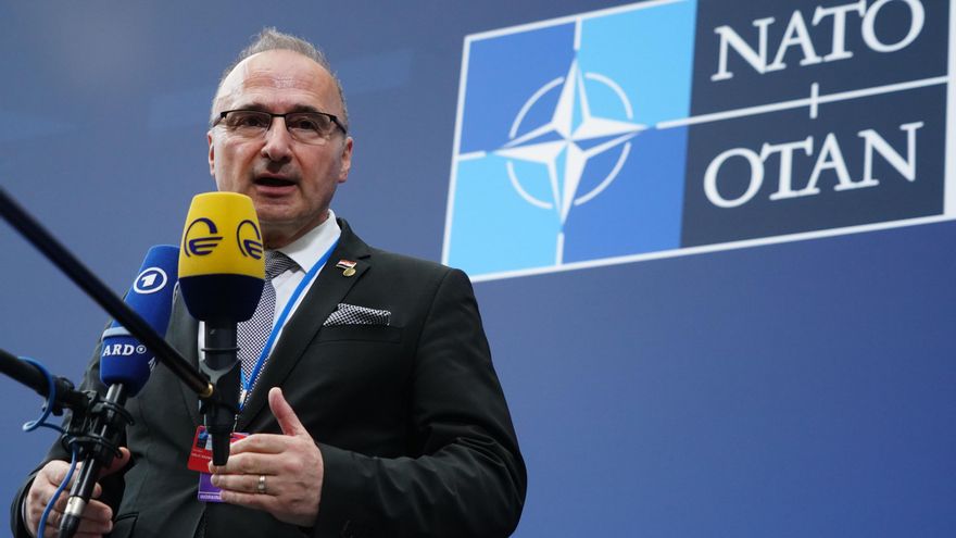 El ministro crota de Asuntos Exteriores, Gordan Grlic Radman a su llegada a una reunión de la OTAN el pasado sábado 14 de mayo en Berlín.EFE/EPA/CLEMENS BILAN