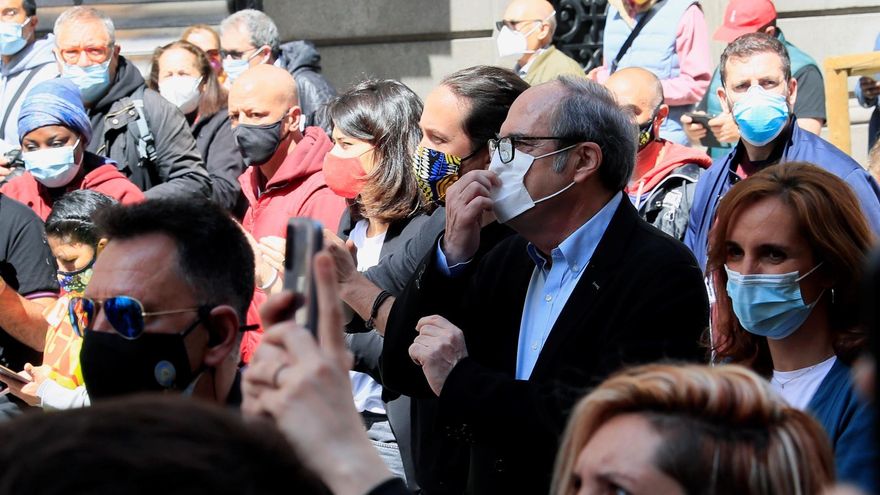 Los candidatos a la Comunidad de Madrid de Unidas Podemos, Pablo Iglesias (3d); PSOE, Ángel Gabilondo (2-d), y Más Madrid, Mónica García (d), participan en la manifestación del Primero de Mayo, convocada este sábado en Madrid..