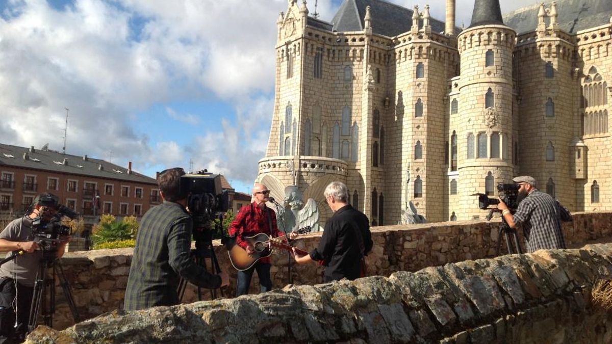 Astorga regula los rodajes de series, películas o documentales y cobrará por grabar en la vía pública