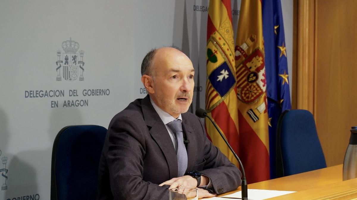 El delegado del Gobierno defiende que "a Aragón le va bien con Pedro Sánchez" y reprocha a Azcón su política del "no a todo"