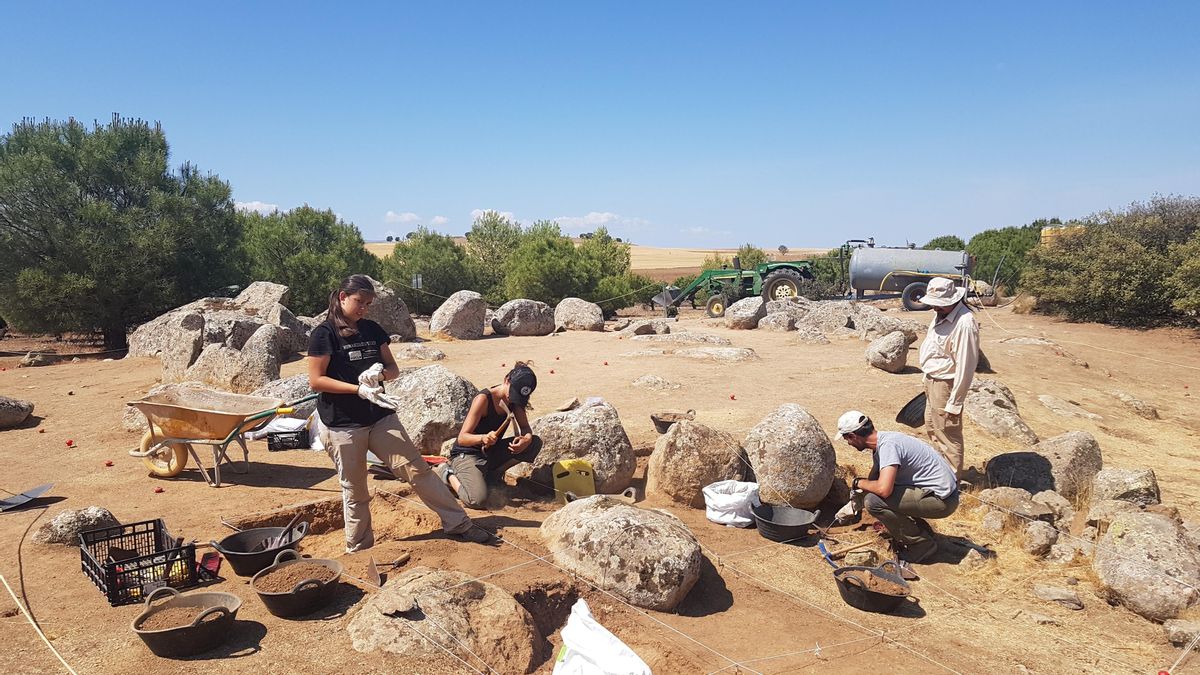 Continuar descubriendo el legado prehistórico a través del crómlech de Totanés, el más grande de España