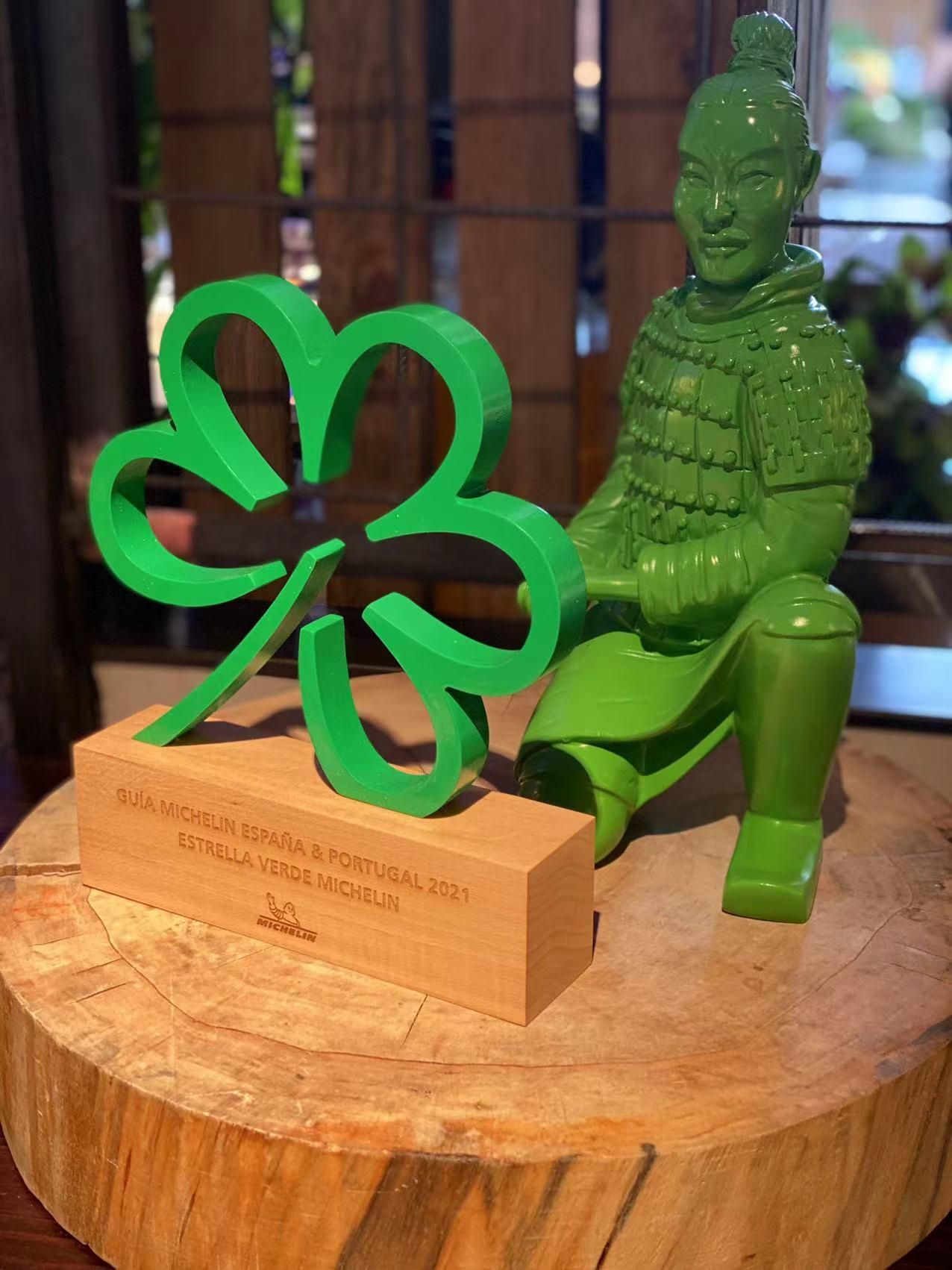 Placa recibida por Rodrigo de la Calle