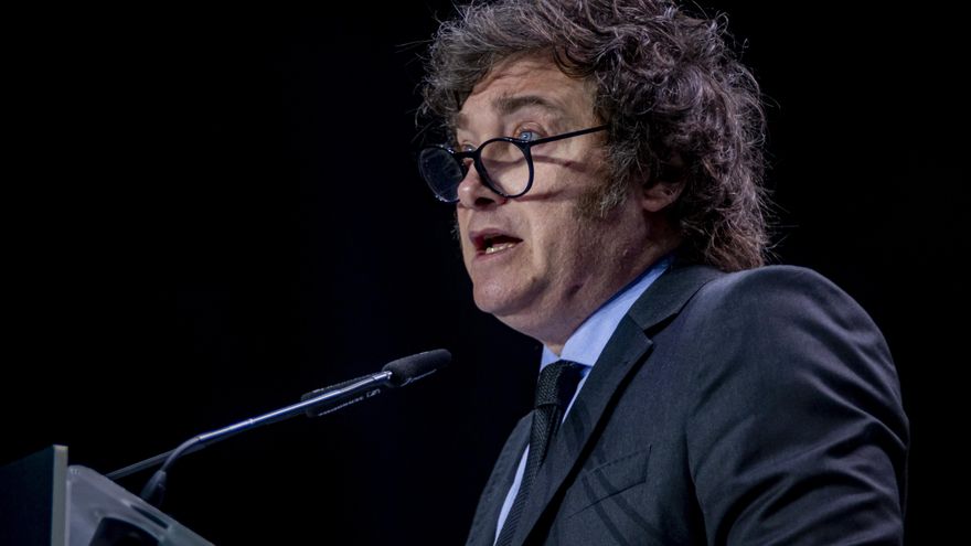 Milei vuelve a España sin agenda institucional para recoger un premio de una asociación ultra y otro de Ayuso