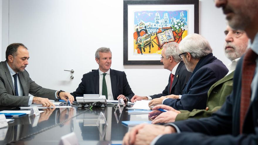 La Xunta pierde los nervios y pasa al ataque contra los colectivos que protestan por el deterioro de la sanidad pública