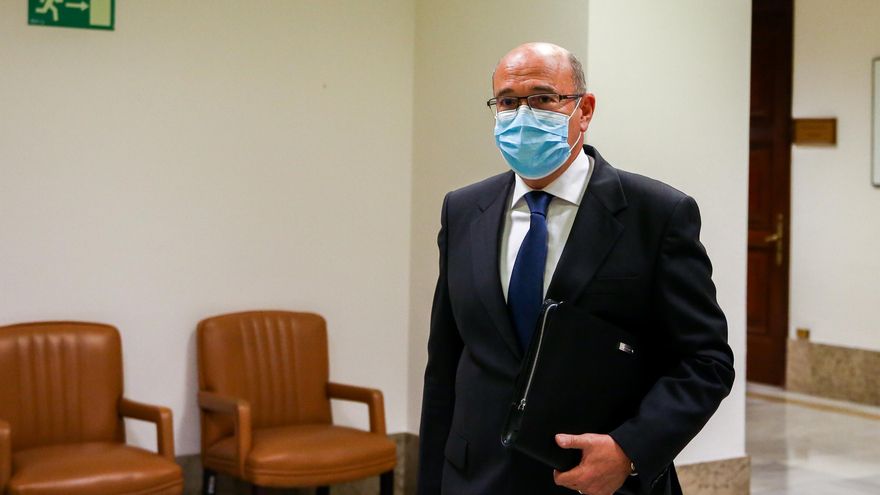 El coronel de la Guardia Civil Diego Pérez de los Cobos a su llegada a la Comisión de Investigación sobre la 'Operación Kitchen'