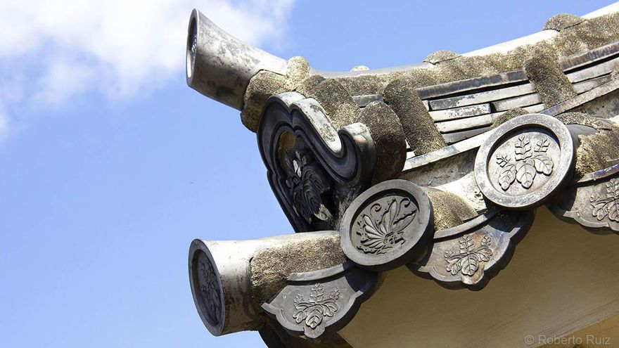 Detalle del tejado del Castillo de Himeji, en Japón.