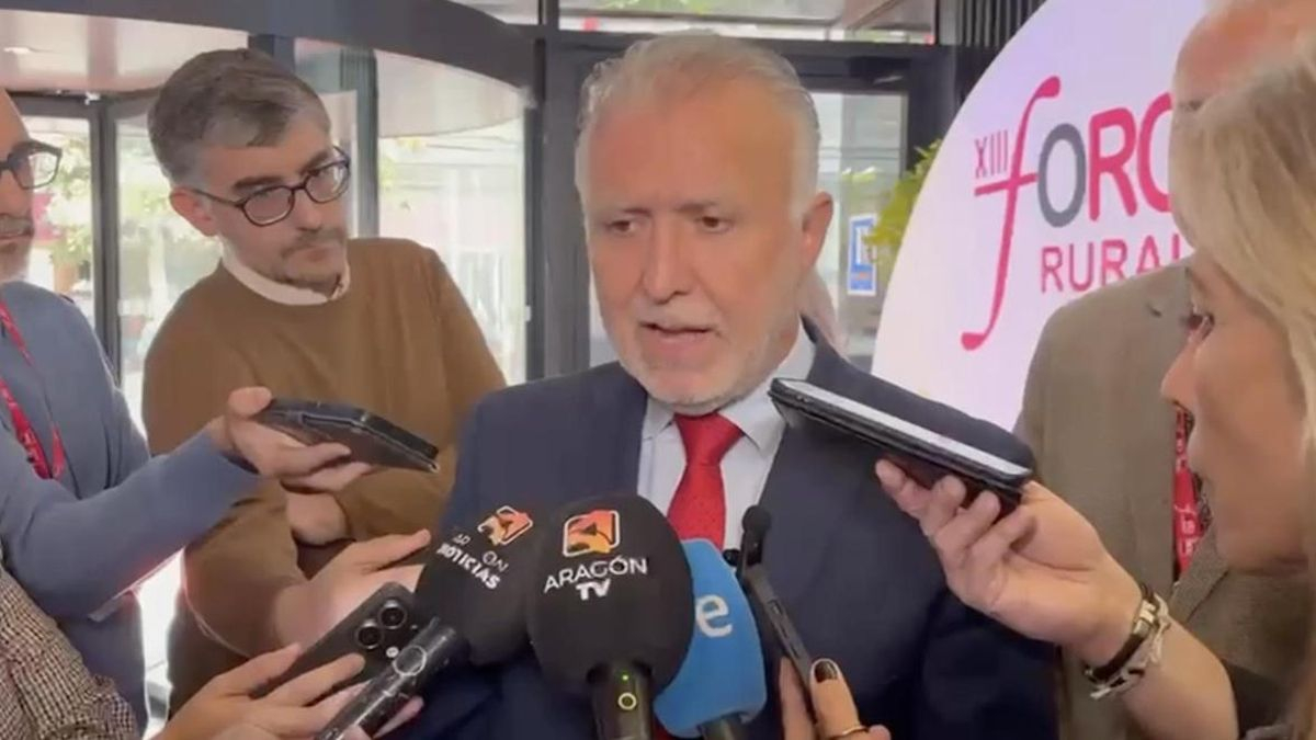 Torres anuncia que no irá en las listas del PSOE para el 29N para concentrarse en las autonómicas de 2027