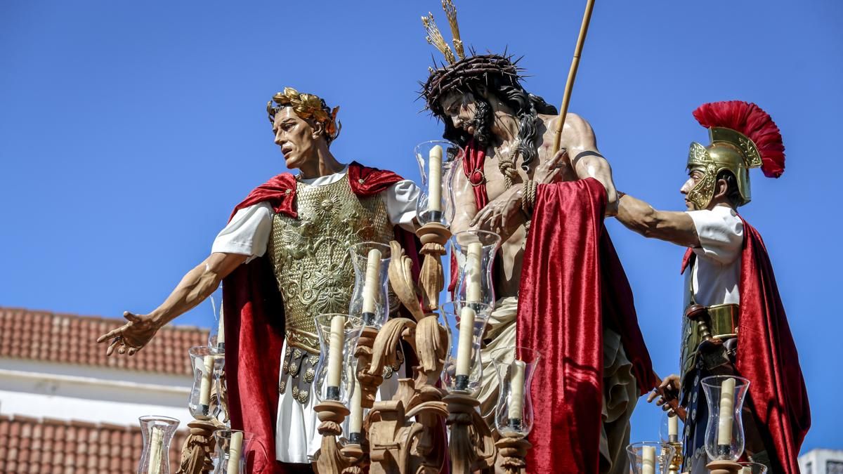 Salida procesional de la Hermandad de la Presentación, en imágenes