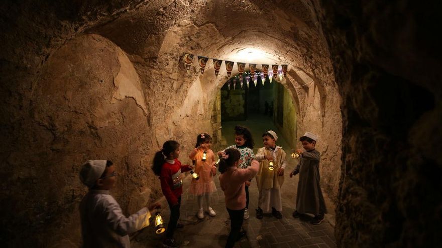 Sin luces ni farolitos, la ciudad vieja de Jerusalén se prepara para un Ramadán a la sombra de la guerra en Gaza