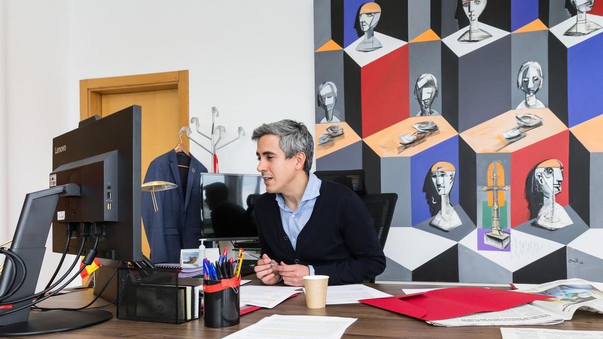 Zuloaga considera esta crisis una oportunidad para "relanzar" la ciencia en Cantabria