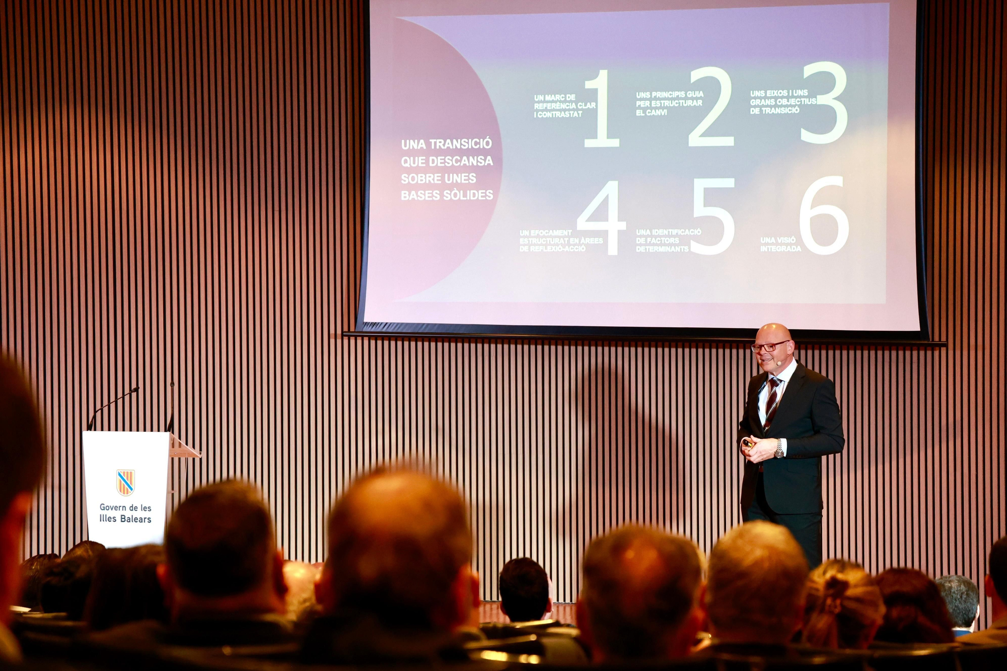 Antoni Riera, durante el acto de conclusión de la fase de diagnóstico con el documento 'Bases de la Agenda de Transición'