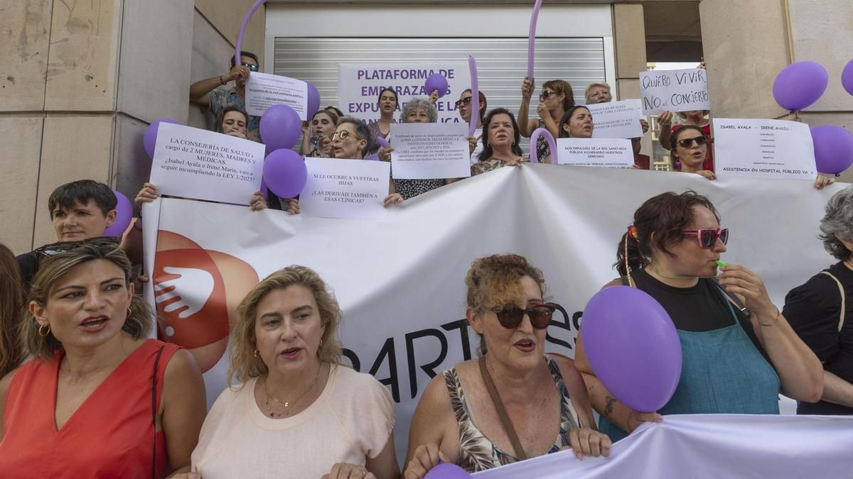 Obligadas a salir del hospital: el modelo de aborto que cuestionan las mujeres en Murcia