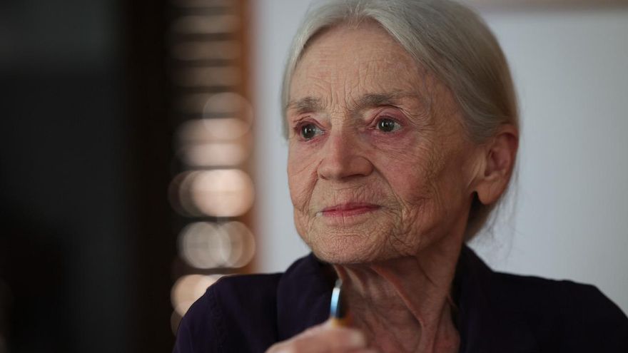 Estella Matutes, hematóloga: “El valor de curar un cáncer es incalculable, pero la medicina confunde precio con valor”