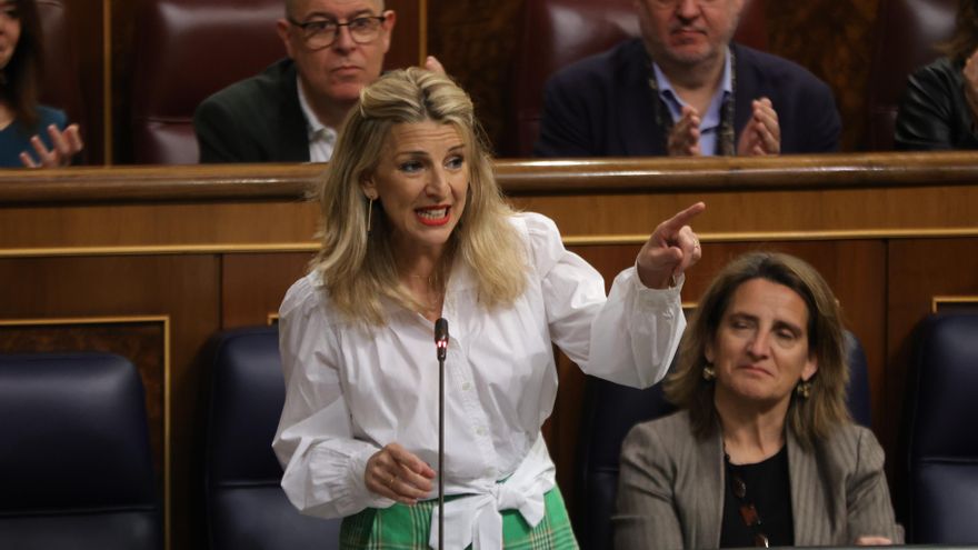 Archivo - La vicepresidenta segunda y ministra de Trabajo y Economía Social, Yolanda Díaz, interviene durante una sesión plenaria, en el Congreso de los Diputados, a 29 de marzo de 2023, en Madrid (España).