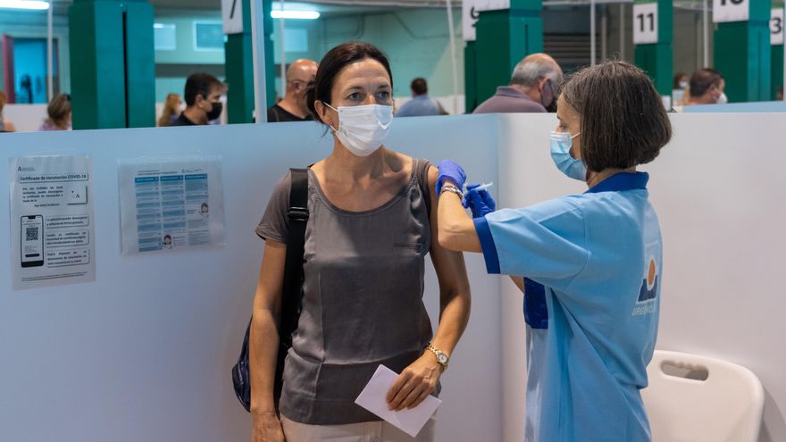 Andalucía alcanza la inmunidad de grupo con más del 90% de población diana con pauta completa