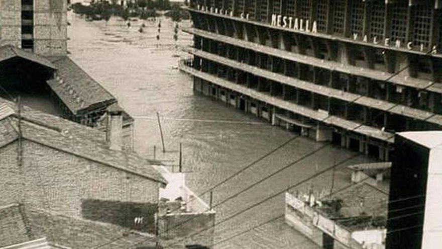 Mestalla en la gran riada.