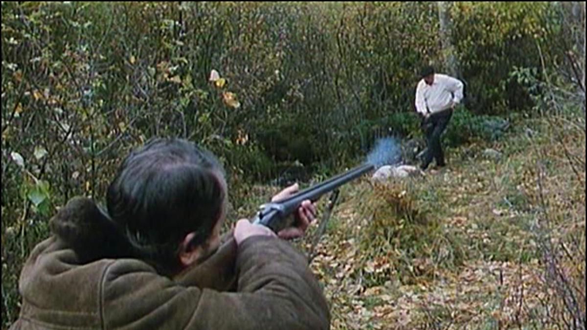 Fotograma de la adaptación del relato 'Láncara', de Pedro Trapiello, en la película 'El filandón'.