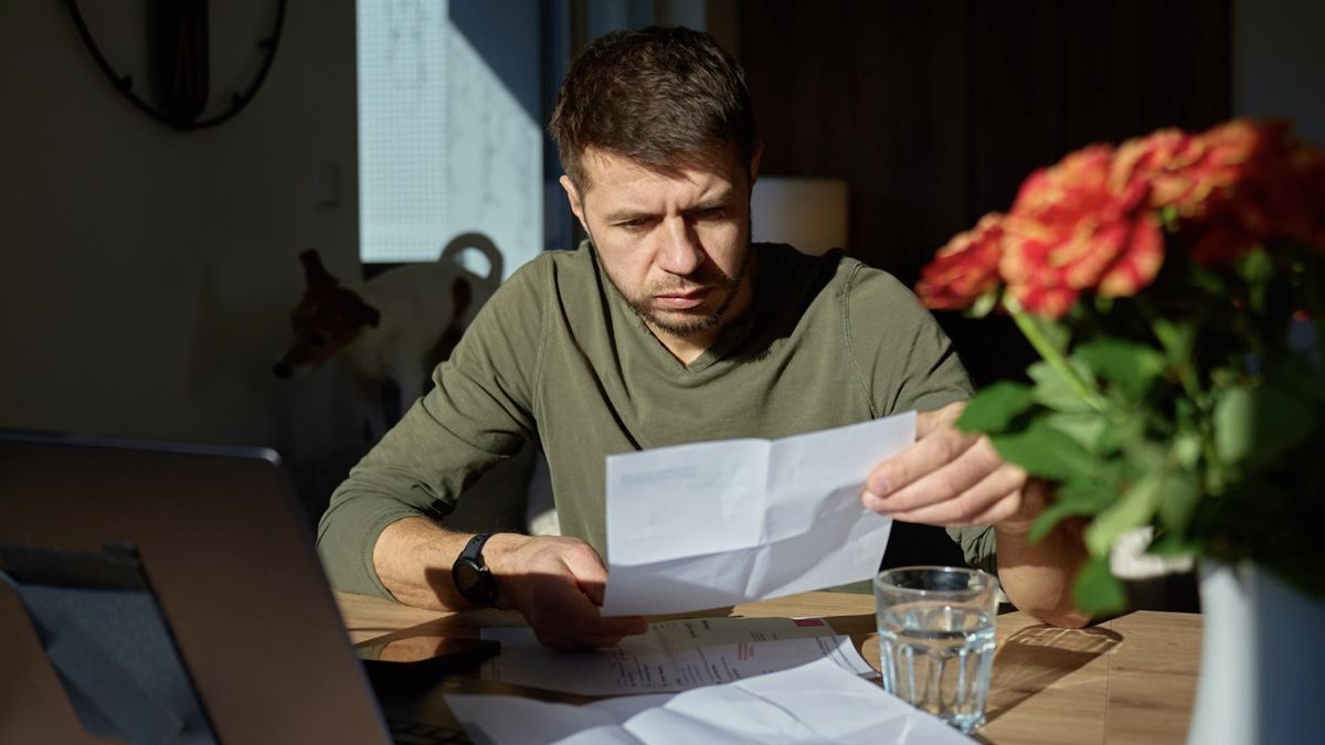 Abril llega con subas en transporte, prepagas y servicios y vuelve a presionar sobre el bolsillo de los trabajadores