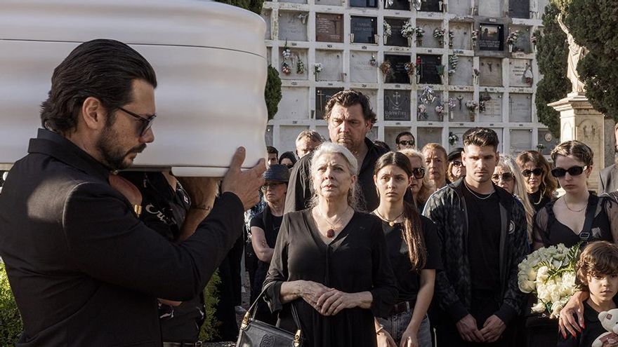 Netflix pone fecha a 'Dos tumbas', la serie que reencuentra a Álvaro Morte y Hovik Keuchkerian tras 'La casa de papel'