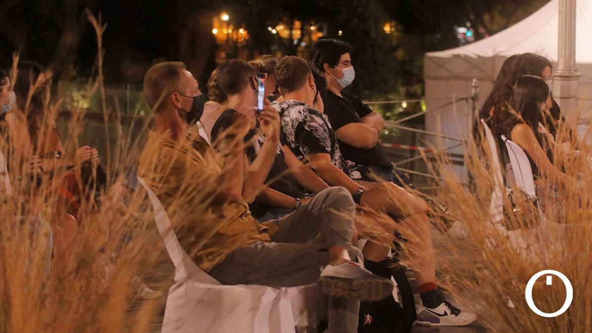 Desfile de la nueva colección de Hugo Clavelina