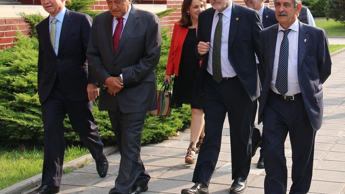 López Obrador afirma que si gana las elecciones en México destinará el dinero de "la corrupción" a regenerar el país