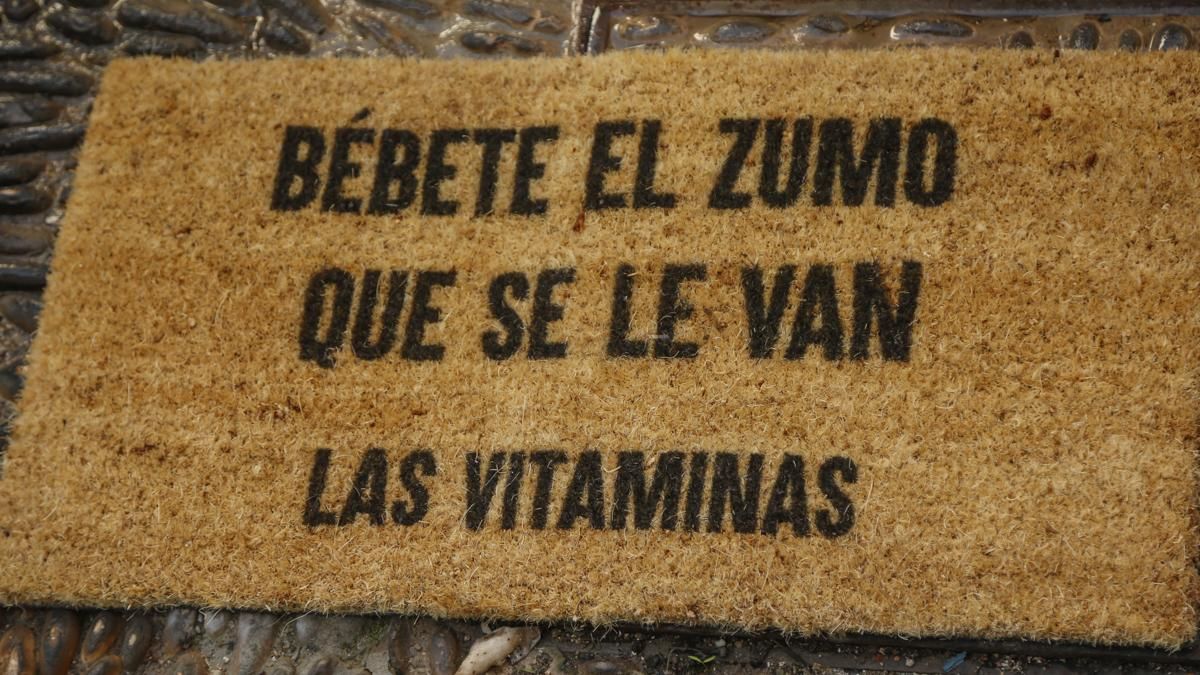 Inauguración del festival Poemx en el Palacio de Viana