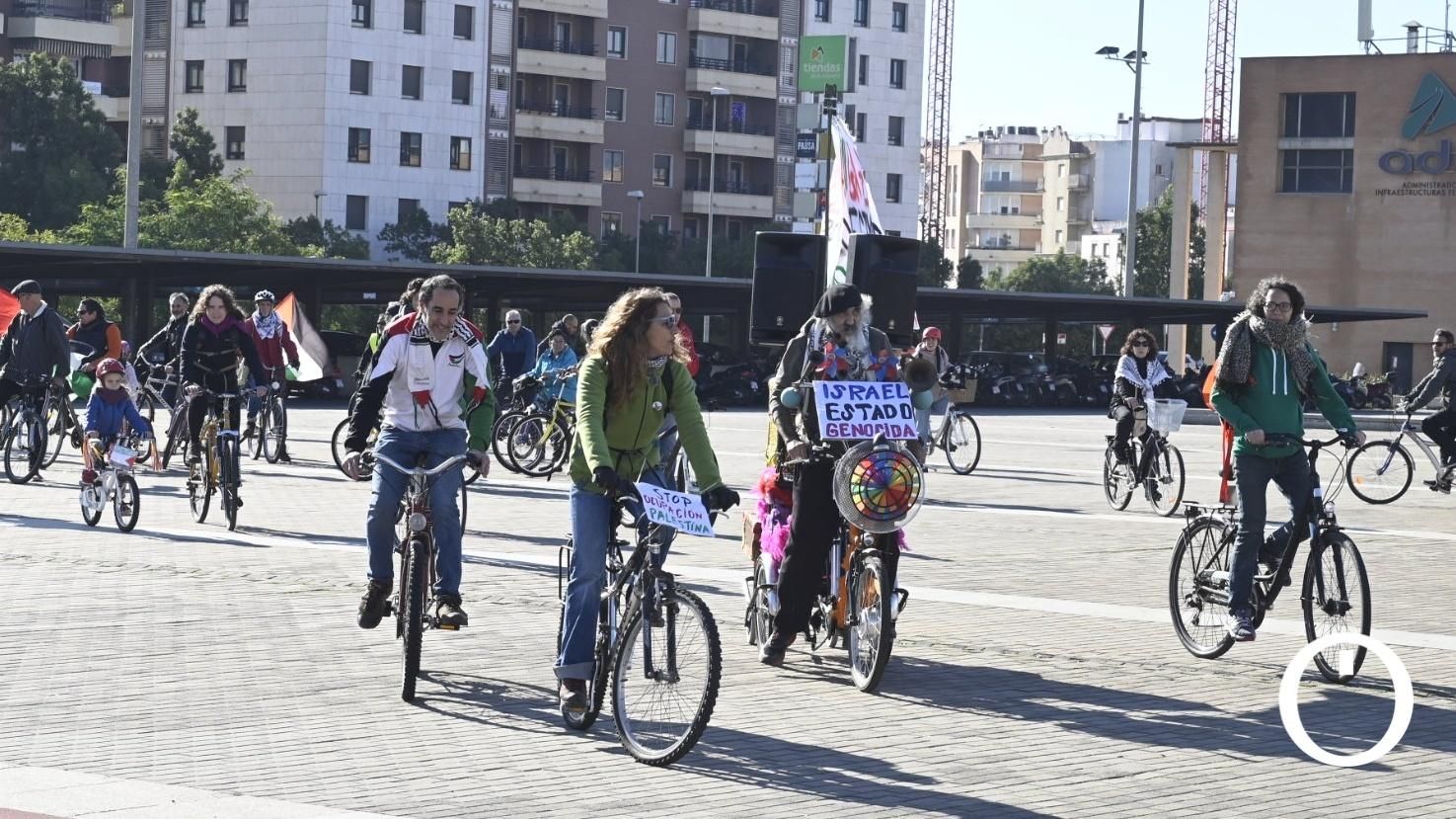Marcha en bicicleta por solidaridad con el pueblo palestino.