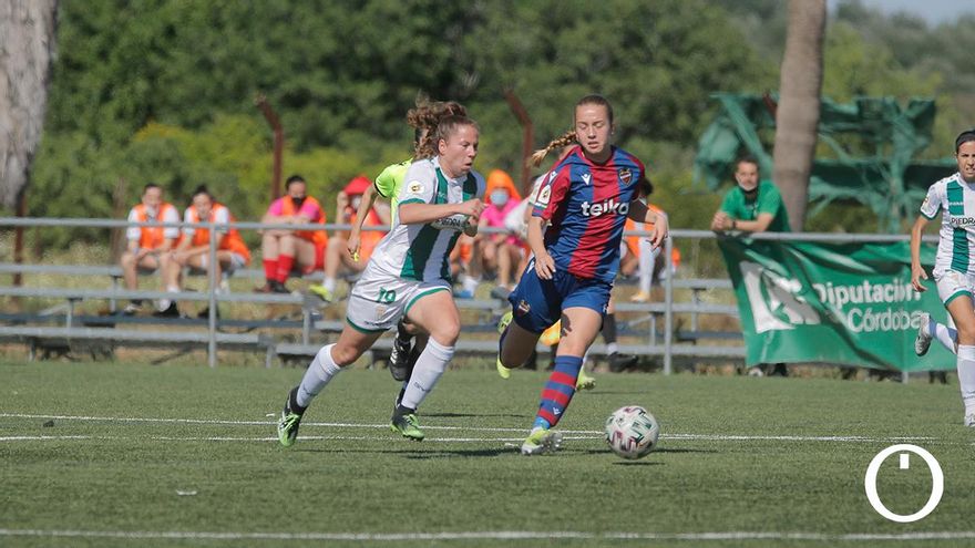 Lance del duelo entre el Córdoba Femenino y el Levante B.