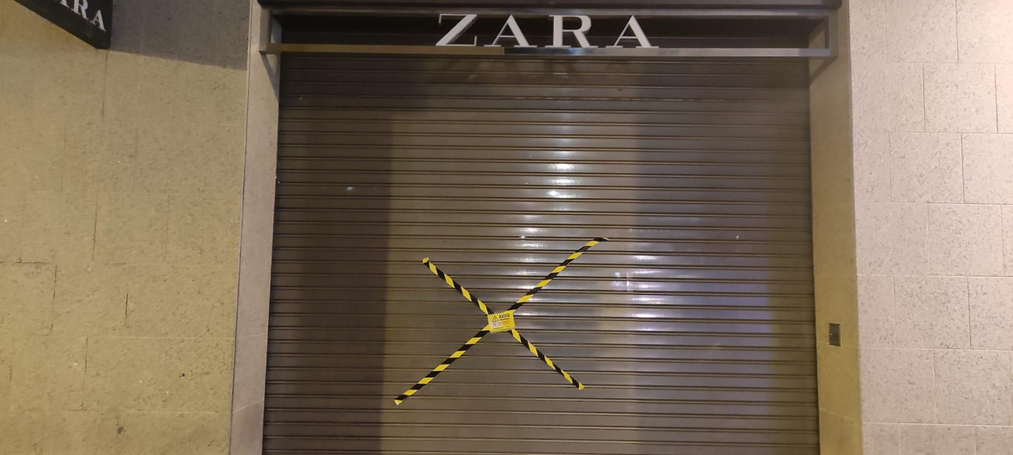 Greenpeace inunda las fuentes de Córdoba con mensajes de advertencia por el regadío intensivo