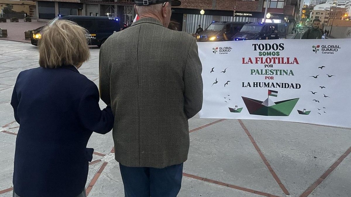 Cientos de personas marchan en Las Canteras para “no dejar de hablar de Gaza"