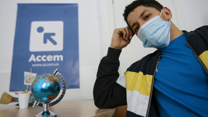 Jóvenes migrantes extutelados: "El nuevo reglamento nos ha cambiado la vida"