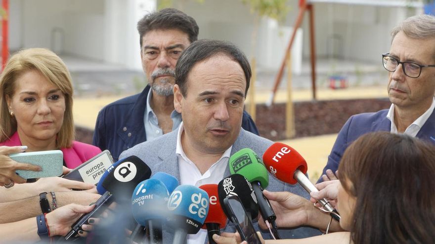 Pérez Llorca defiende la "prioridad nacional" exigida por Vox y cuestionada por Bruselas y la equipara a las ordenanzas municipales