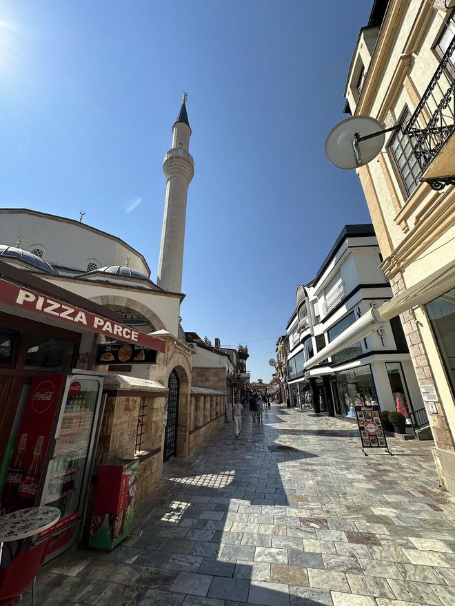 Minarete de la Mezquita de Alí Pasha, en el barrio otomano de Ohrid.