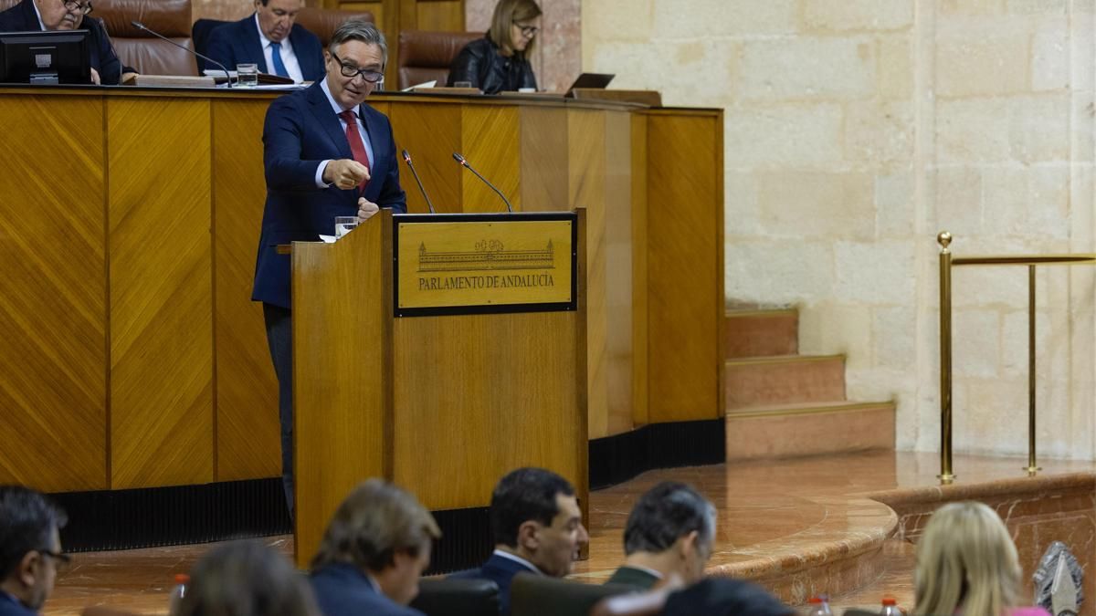 Las cuentas pendientes que Vox cobrará a Moreno: parar la ley de Memoria, legalizar pozos en Doñana e investigar los cribados