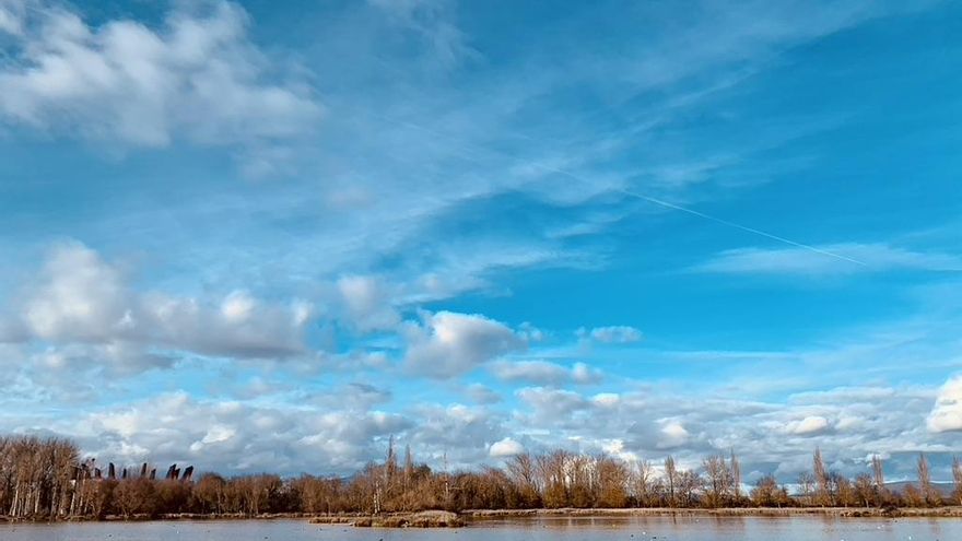 La academia de la Ertzaintza vertió 8.000 litros de gasóleo a aguas cercanas al anillo verde protegido de Vitoria