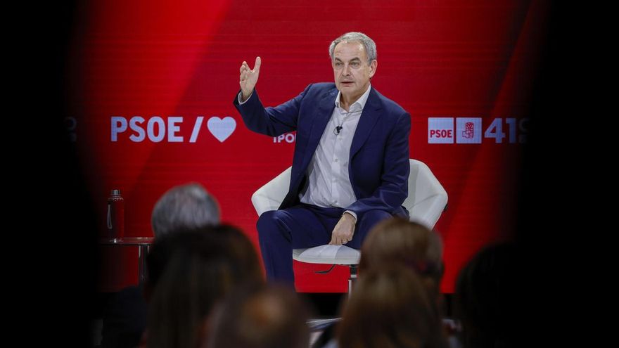 El expresidente del Gobierno José Luis Rodríguez Zapatero interviene durante el 41 Congreso Federal del PSOE reunido en Sevilla este sábado.