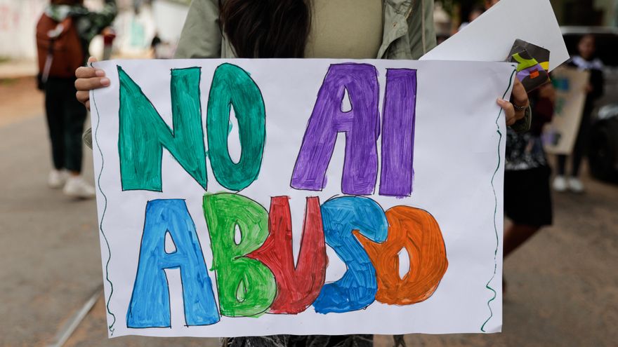 Niños marchan en contra del abuso sexual y exigen una justicia "diligente y rápida"
