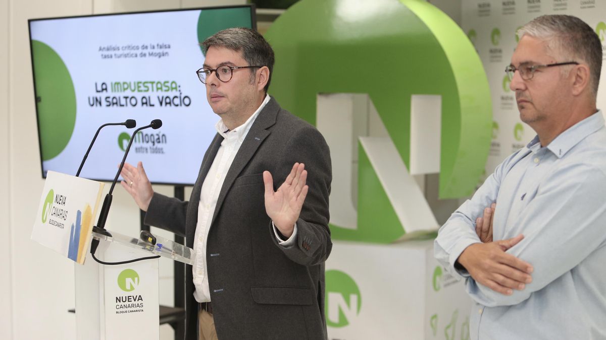 Juan Manuel Gabella y Javier Romero, concejales de Nueva Canarias en Mogán. (ALEJANDRO RAMOS)