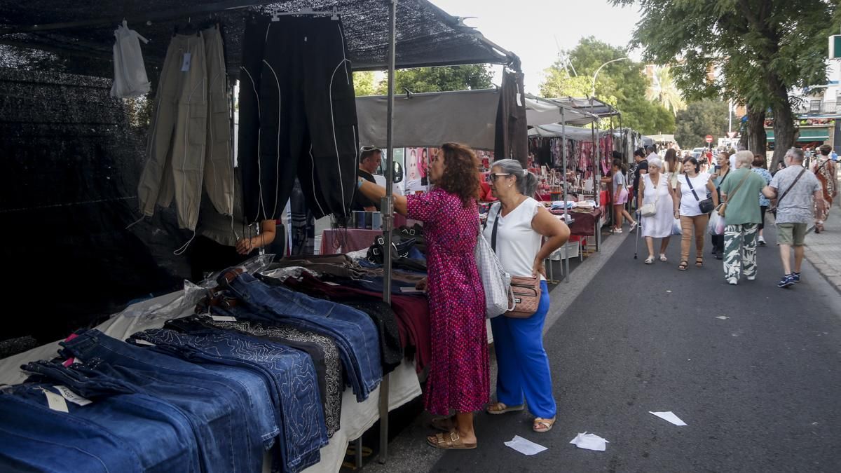 Mercadillo del sector sur vuelve junto a la avenida de Cádiz