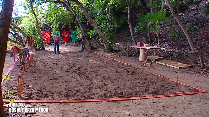 Lara ayuda a Vicky Larraz en la prueba de SV