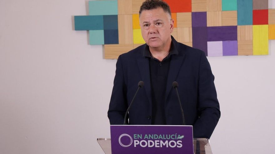 Archivo - El portavoz adjunto de Por Andalucía y diputado representante de Podemos, Juan Antonio Delgado, en una imagen de archivo.