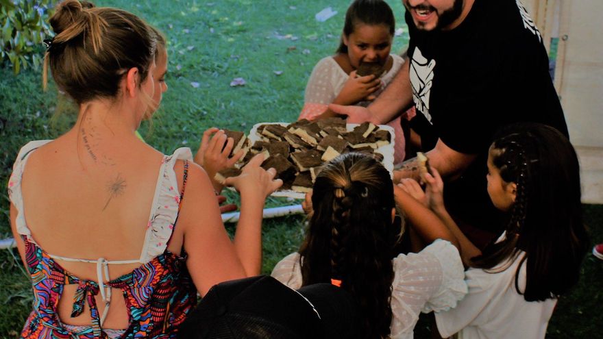 La torta negra está de fiesta: cuatro destinos para degustar este manjar