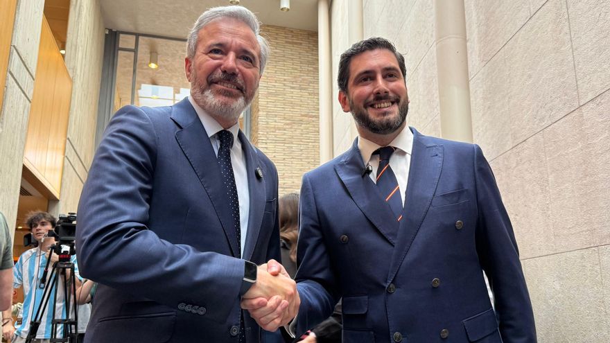 Las claves del acuerdo en Aragón entre PP y Vox: no a los menores migrantes, el 'español primero' y freno a las renovables