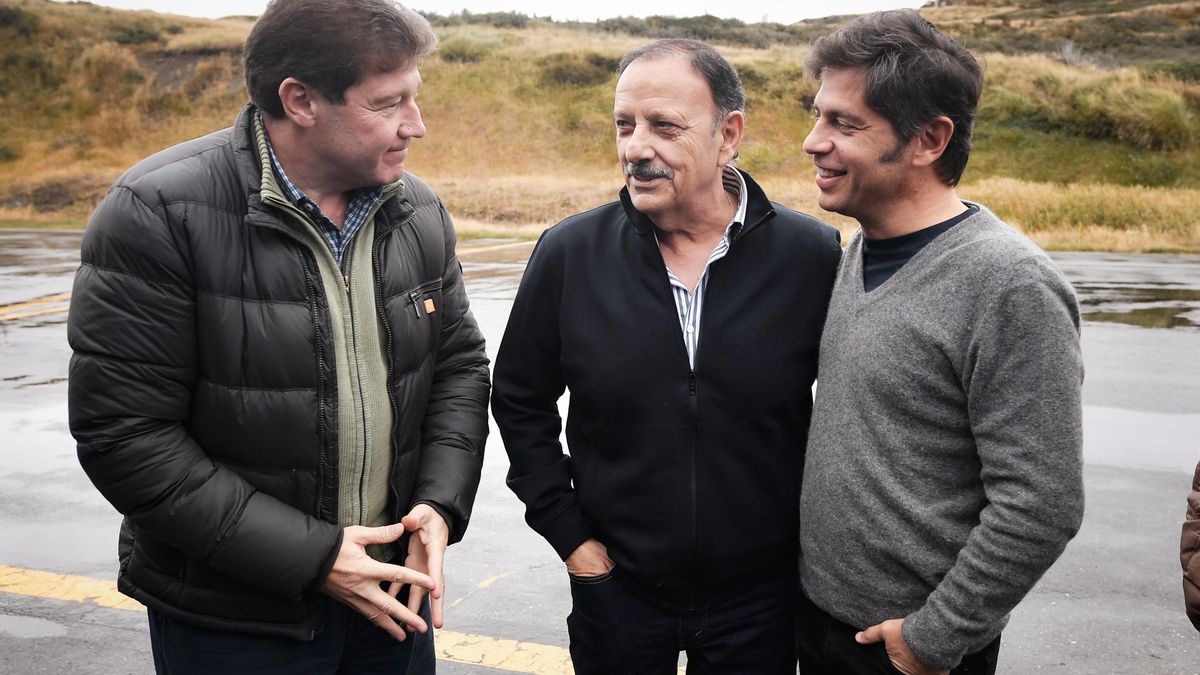 Axel Kicillof junto a Ricardo Quintela (La Rioja) y Gustavo Melella (Tierra del Fuego) en Ushuaia