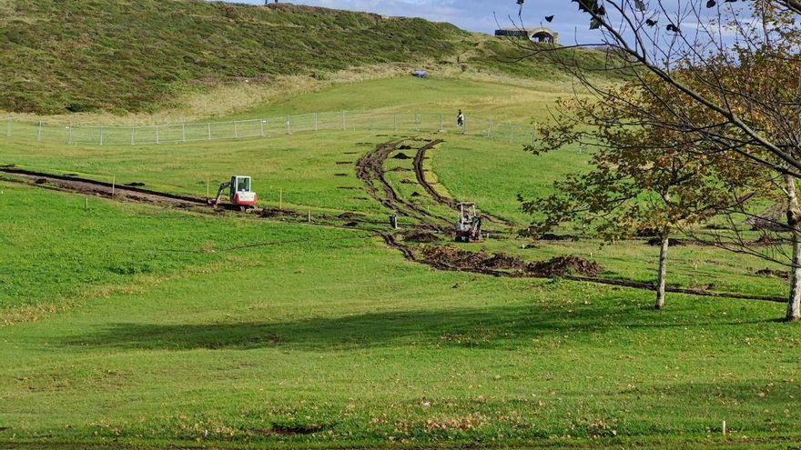 Las excavadoras entran en Cabo Mayor para construir tres caminos y el balcón panorámico del parque de la pandemia